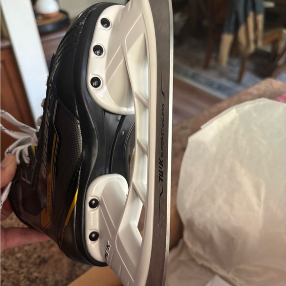 Bauer Ice Skates - Picture 8 of 8